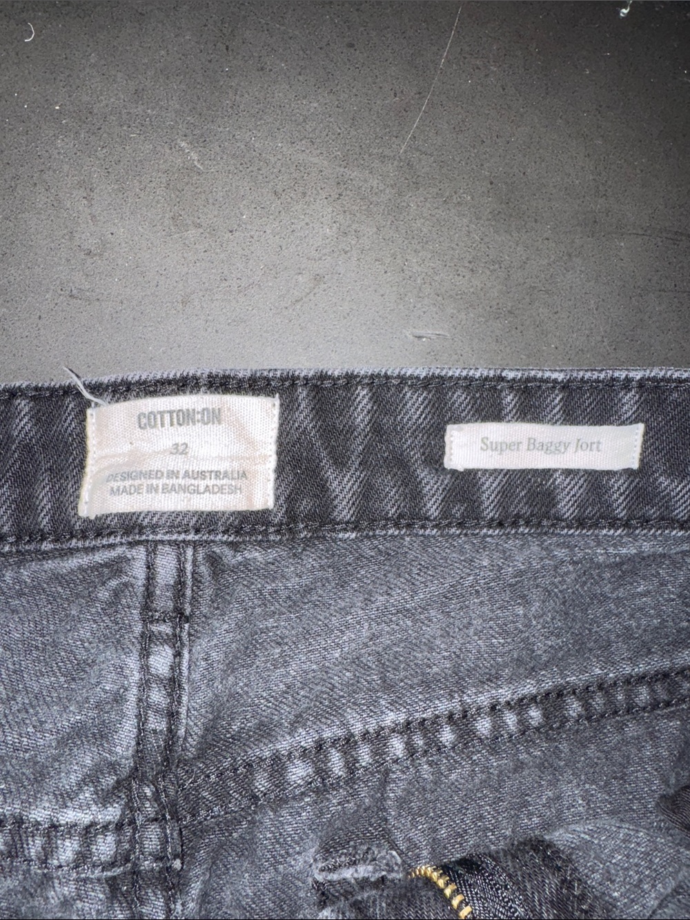 Cotton On Super Baggy Jort 32 Black Washed Denim Shorts - Picture 2 of 4